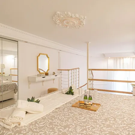 Apartment Gray Dalbion Puerto Banus - Happy