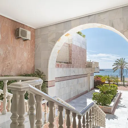 Gray Dalbion Puerto Banus - Happy * Marbella