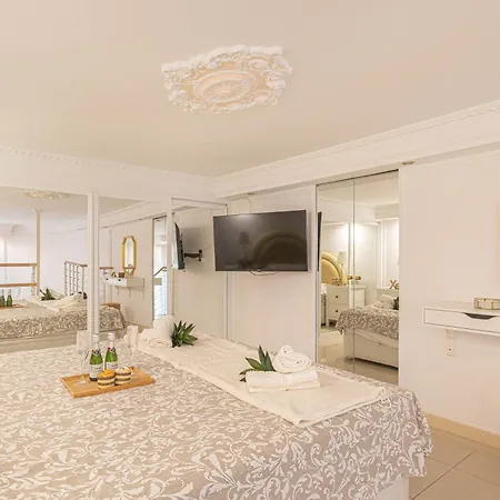 Gray Dalbion Puerto Banus - Happy Apartment