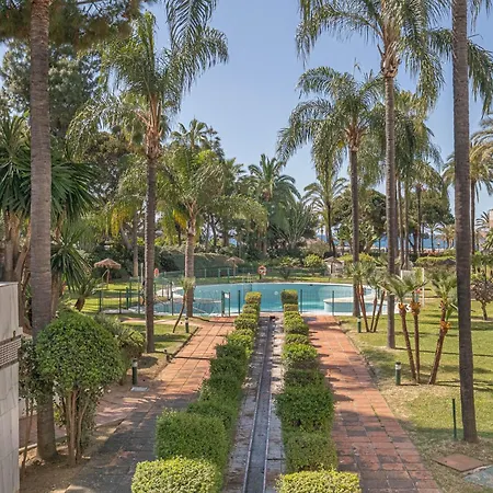 Apartment Gray Dalbion Puerto Banus - Happy Marbella