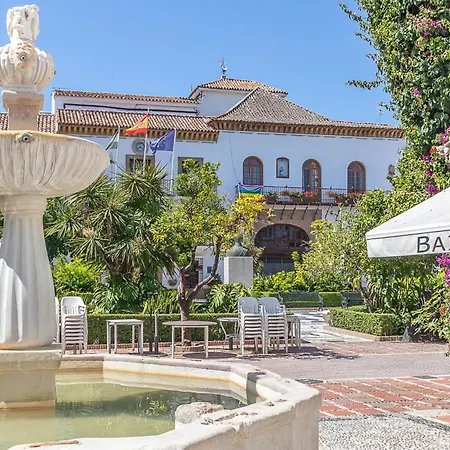 Apartment Gray Dalbion Puerto Banus - Happy Marbella